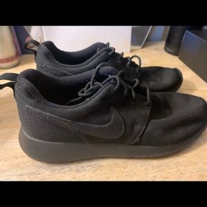 Black Nike Roshe Ones